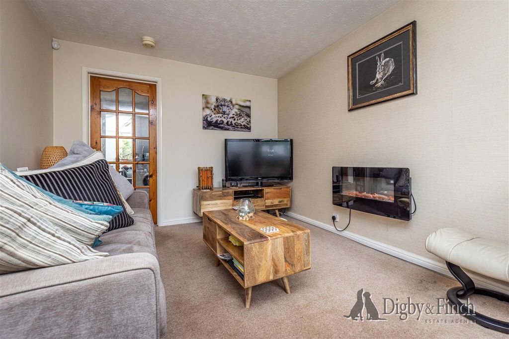 Property photo 3 of 11