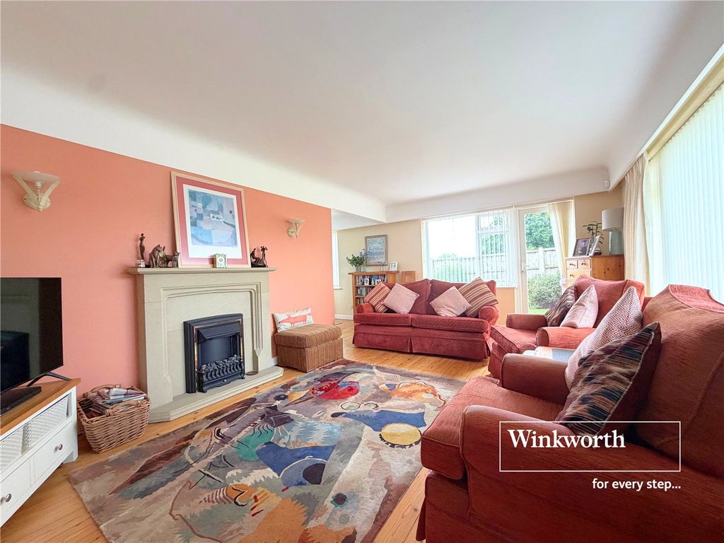 Property photo 3 of 19 Picture No. 18