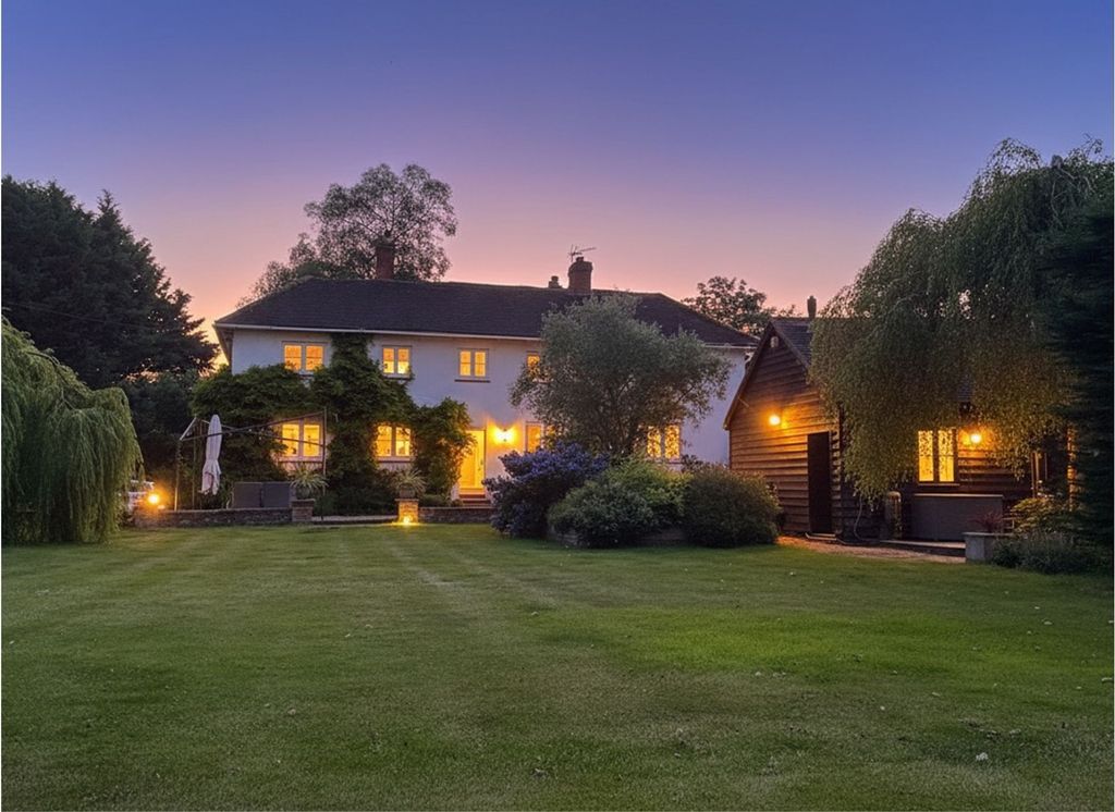 Property photo 2 of 40