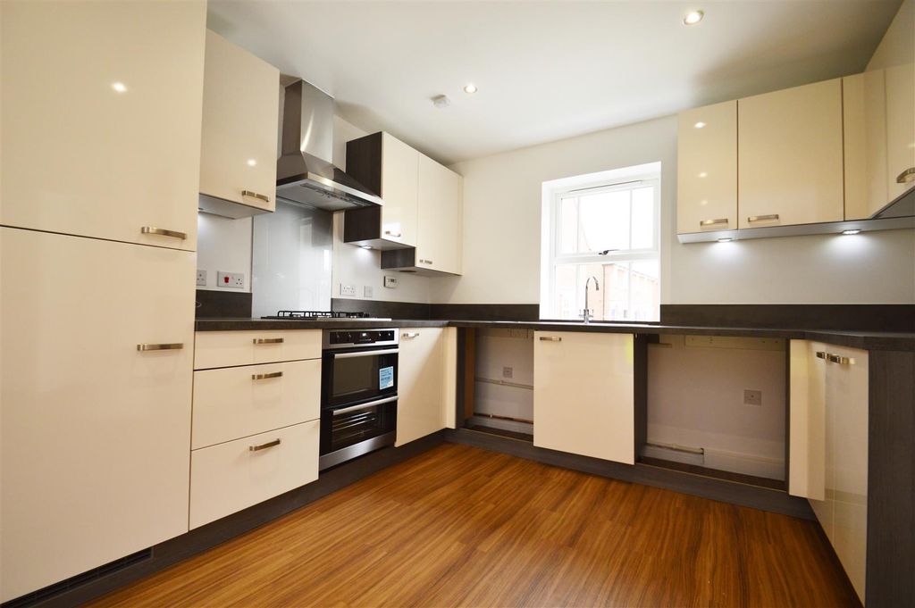 Property photo 2 of 19 Kitchen/ Diner