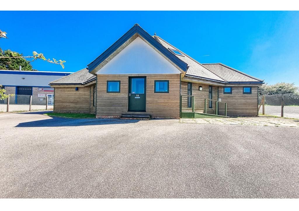 Property photo 1 of 8 Photo 10