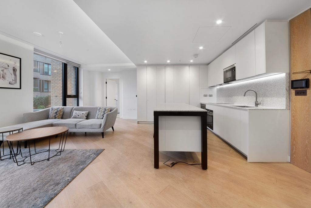 Property photo 2 of 13 Reception/Kitchen