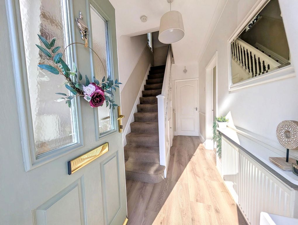 Property photo 2 of 21