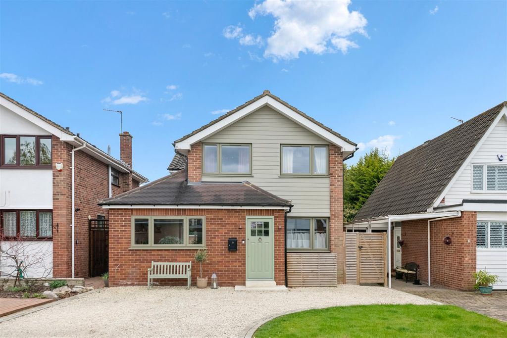 Property photo 1 of 32