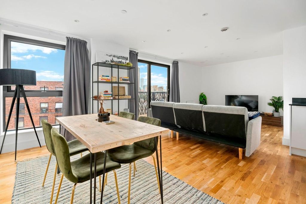 Property photo 3 of 8