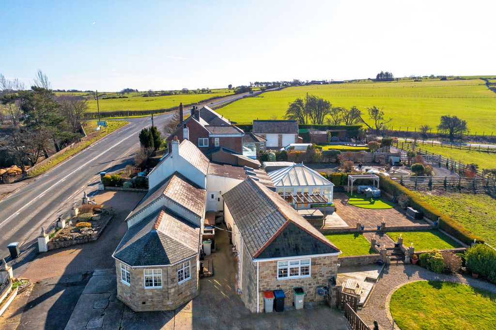 Property photo 2 of 22