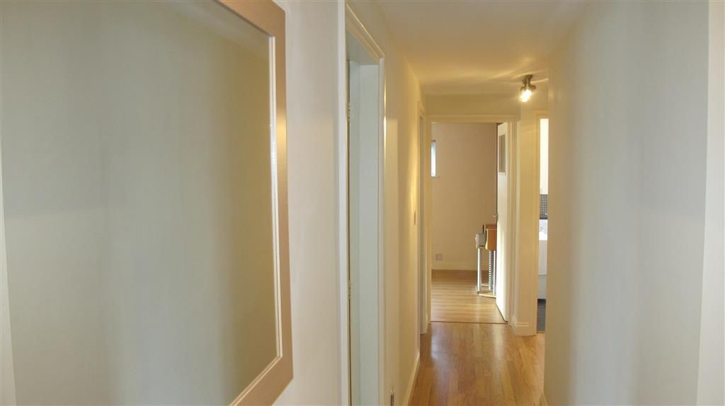 Property photo 2 of 5 Hallway