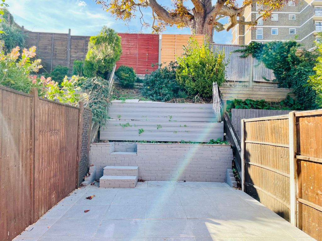 Property photo 3 of 4