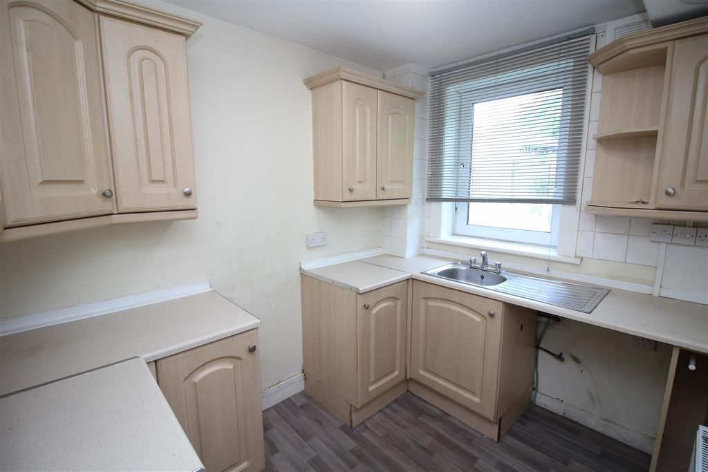 Property photo 3 of 13 5.Jpg