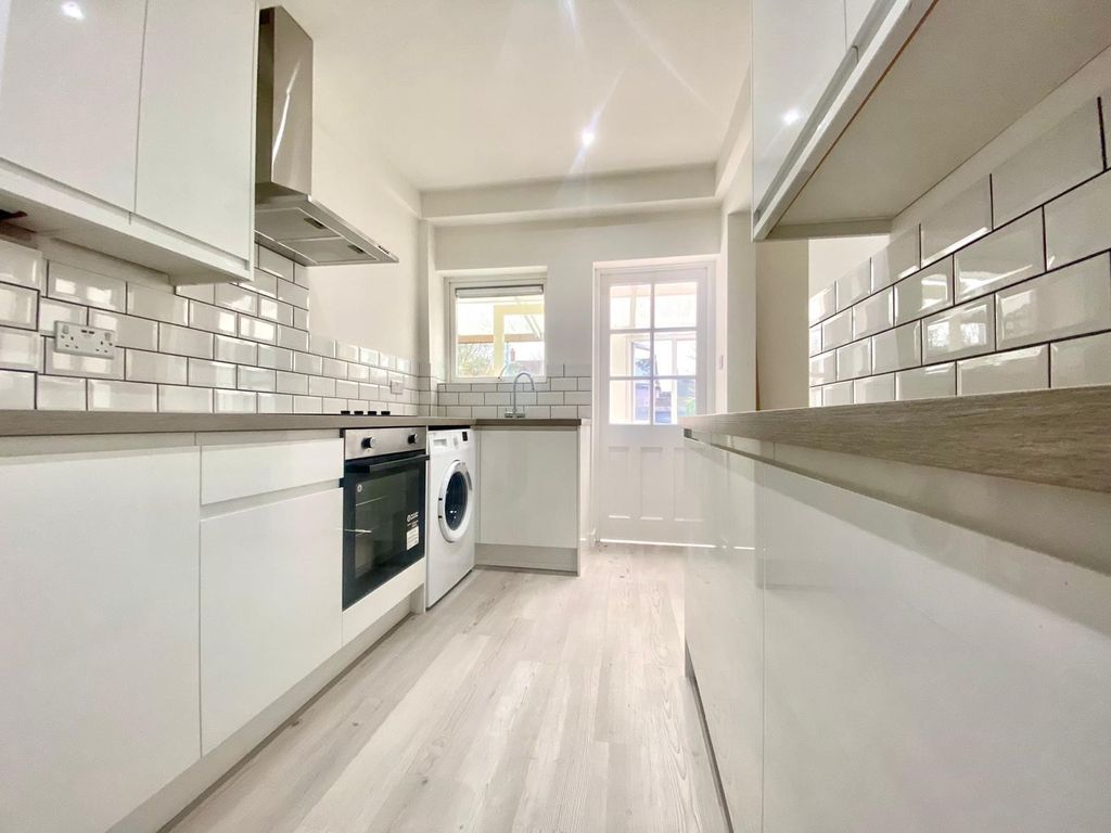 Property photo 2 of 8 Front