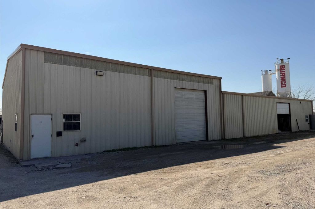 Property photo 1 of 2