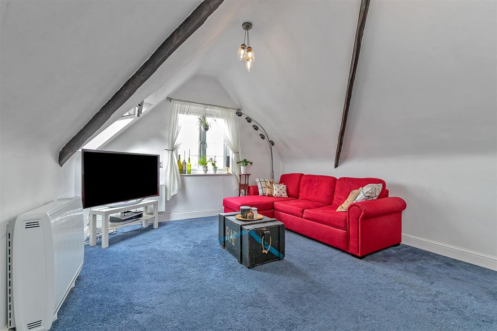 Property photo 2 of 17 228Londonroad-12.Jpg