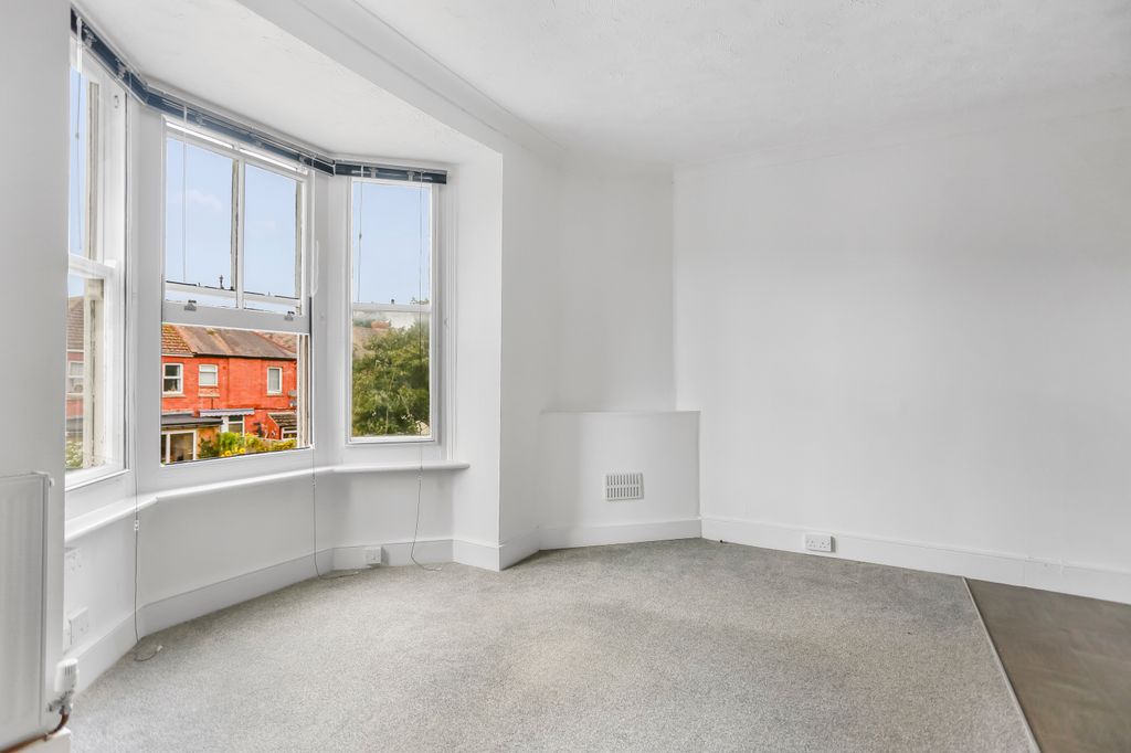 Property photo 3 of 15 296A4869