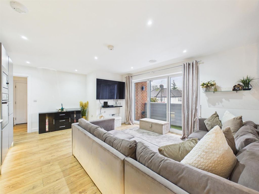 Property photo 3 of 15 Cam02885G0-Pr0565-Still005.Jpg