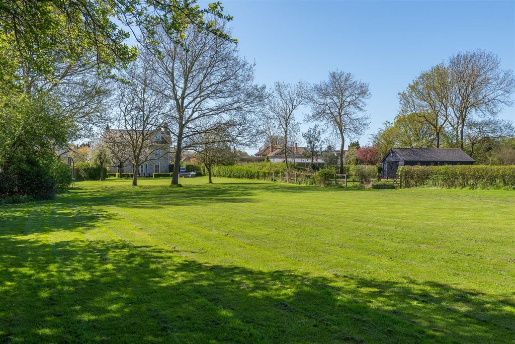 Property photo 2 of 30