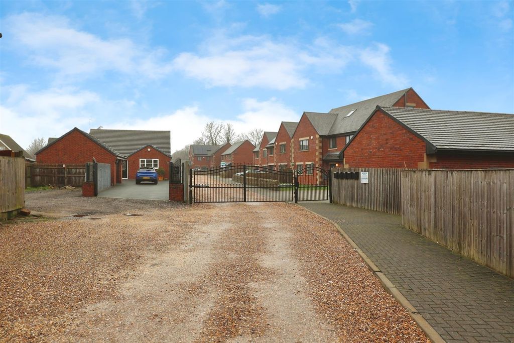 Property photo 2 of 34 3.Jpg