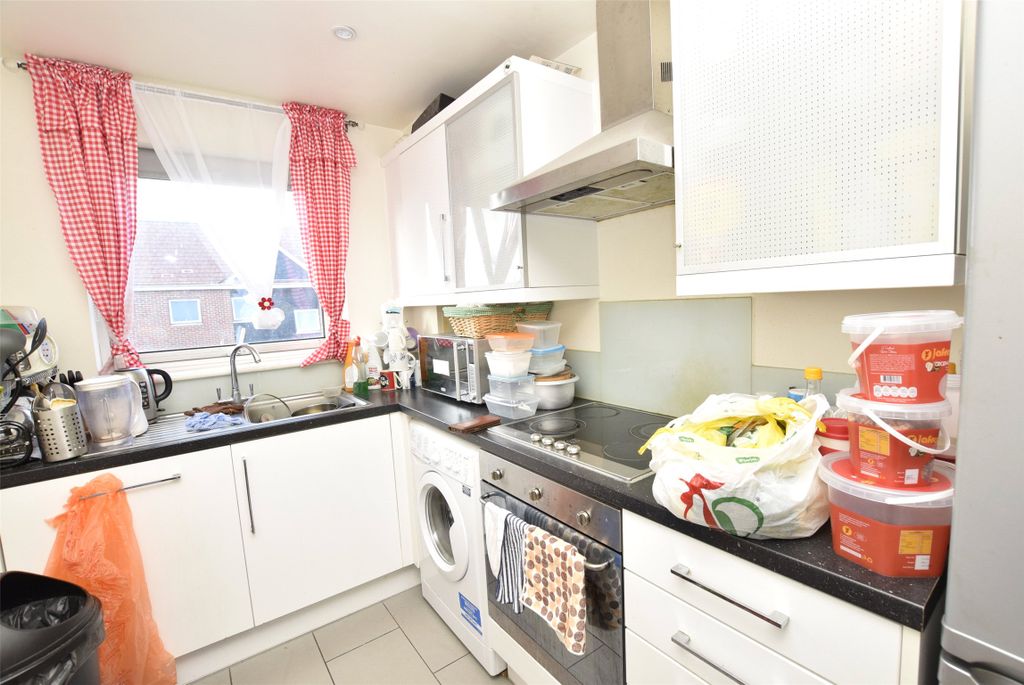 Property photo 3 of 7 Picture No. 11