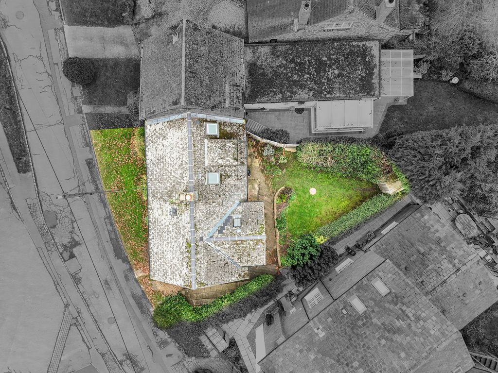 Property photo 3 of 28