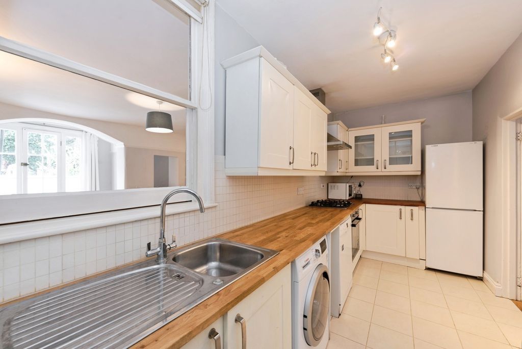 Property photo 2 of 14 Kitchen