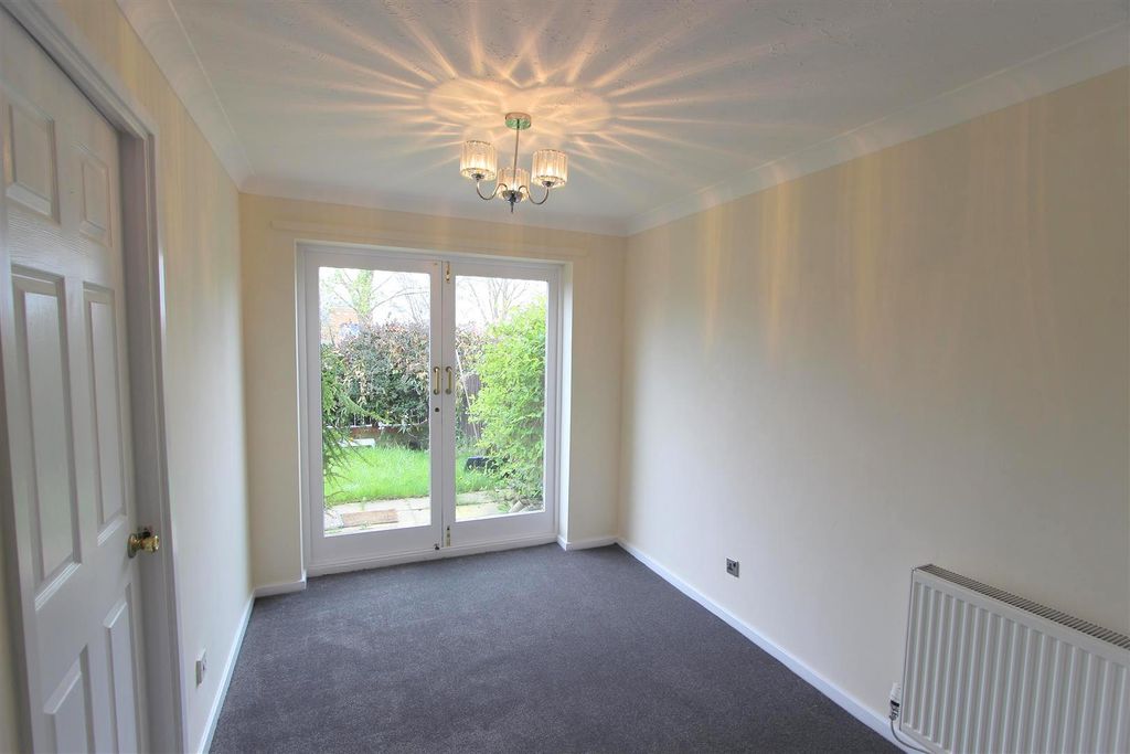 Property photo 3 of 9 Dining Room