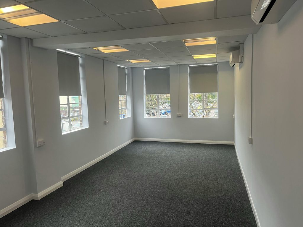 Property photo 2 of 14 Suite18Upminsterofficetolet1.Jpg