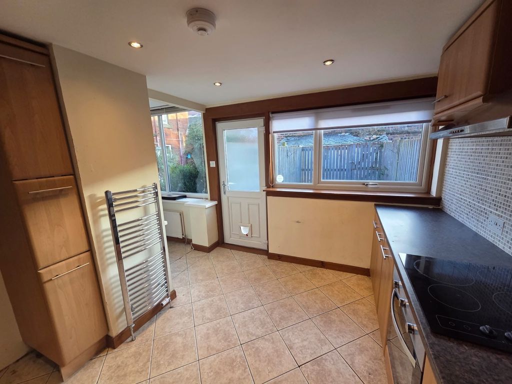 Property photo 3 of 7 Kitchen