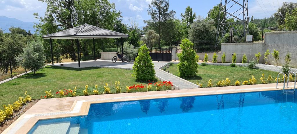 Property photo 2 of 14 2-Bed Seydikemer Bungalow- Shaded Parking Lot