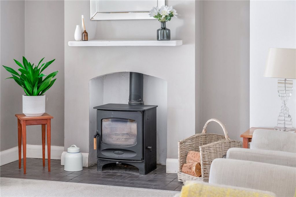 Property photo 3 of 21 Picture No. 12