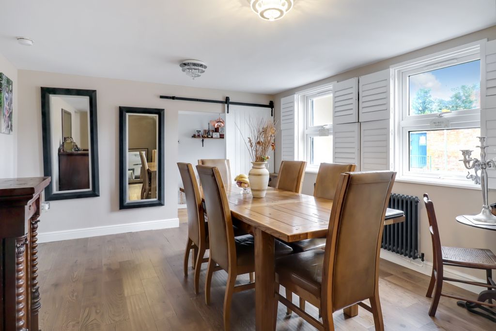 Property photo 3 of 25 Dining-Room-II