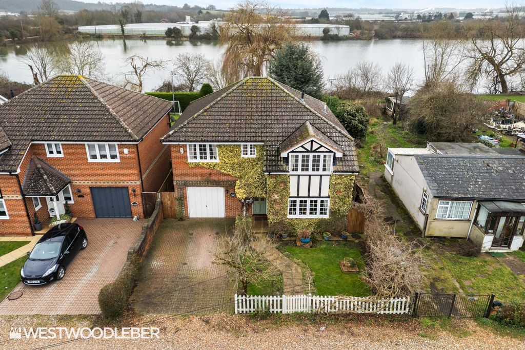 Property photo 1 of 39 Woodbridge_35.Jpg