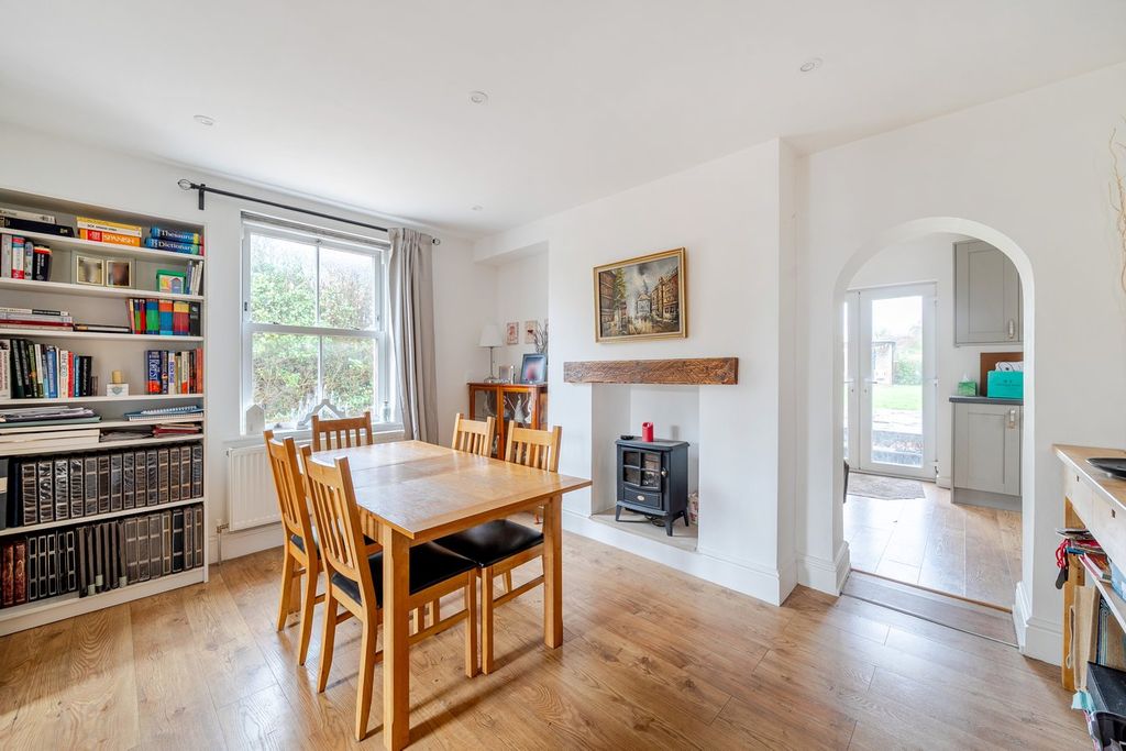 Property photo 3 of 6