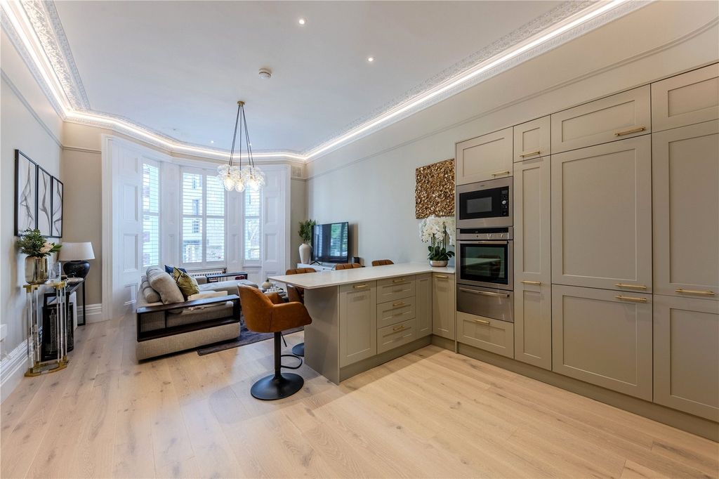 Property photo 2 of 16 Kitchen