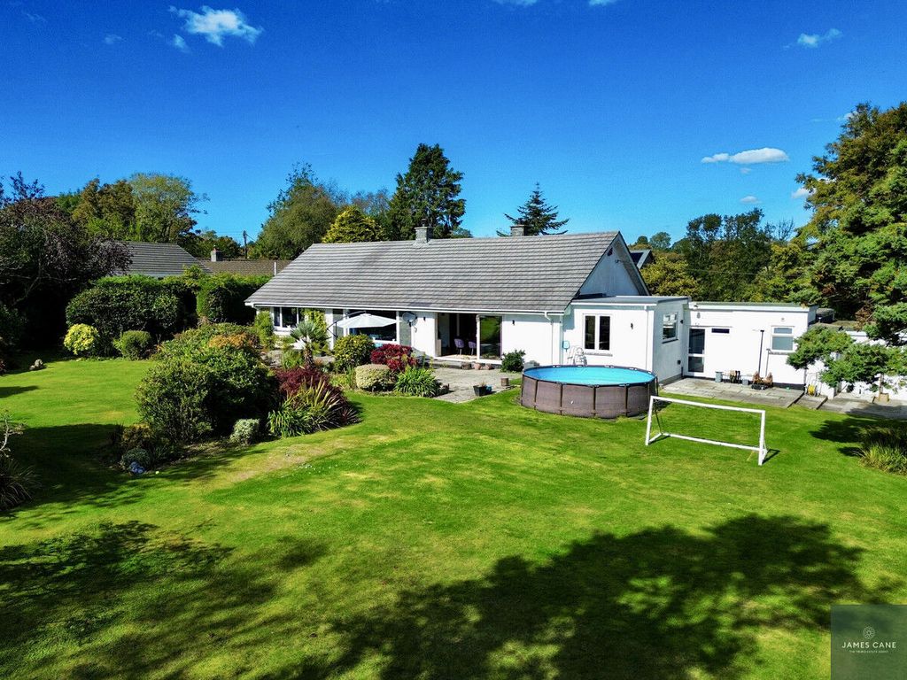 Property photo 2 of 34