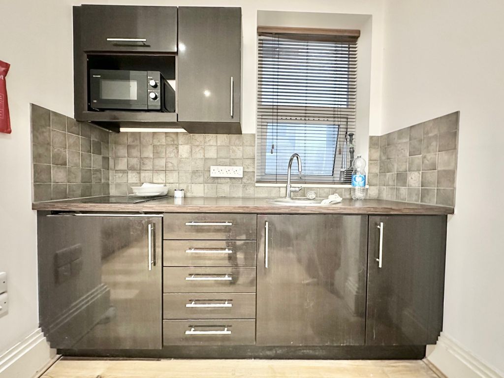 Property photo 3 of 9 Gallery