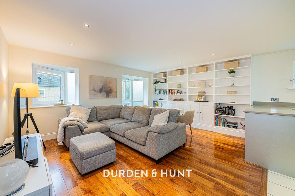 Property photo 2 of 22 Chelsea-24.Jpg