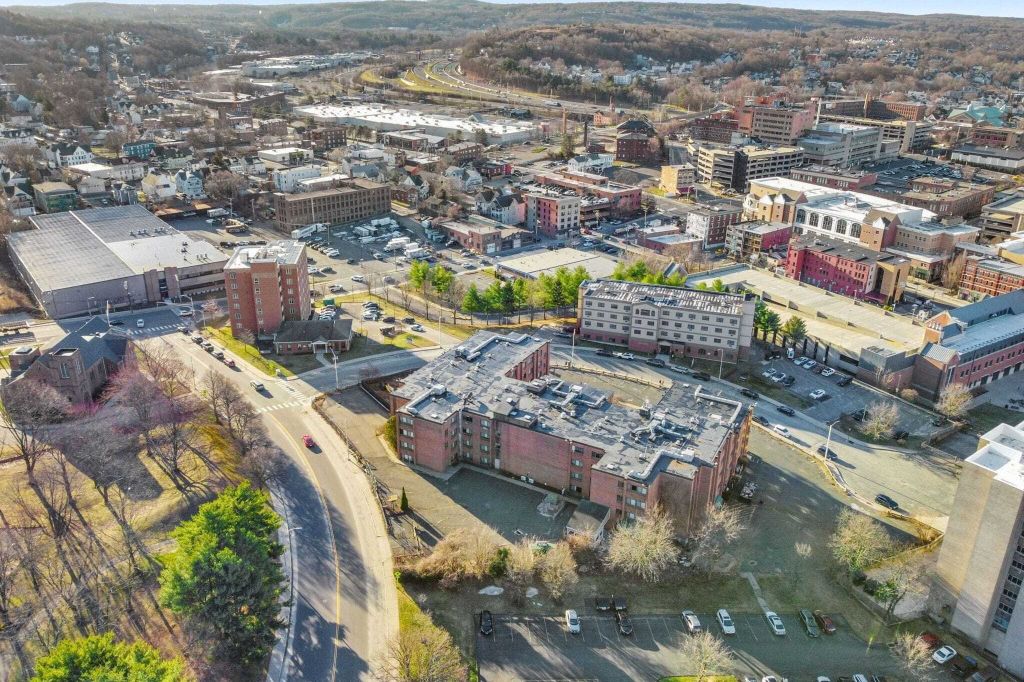 Property photo 2 of 5 <Alttext/>