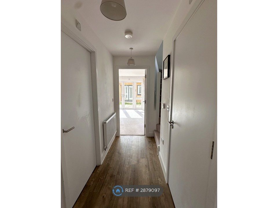 Property photo 2 of 12 Hallway