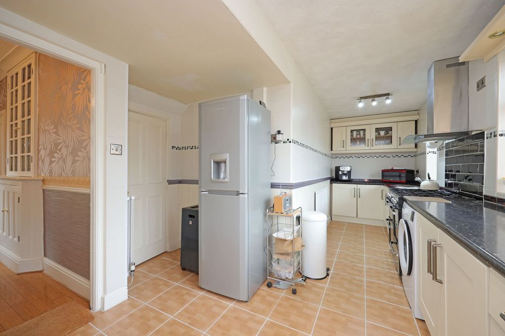 Property photo 3 of 21