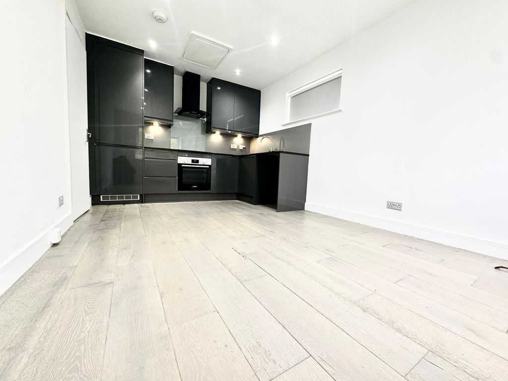 Property photo 2 of 5 Gallery