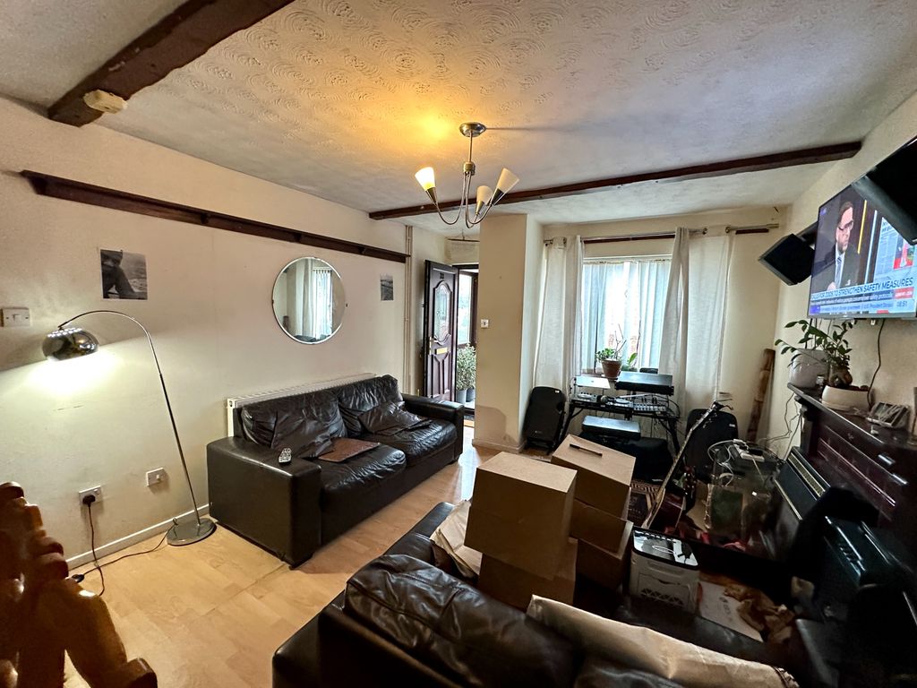 Property photo 3 of 8