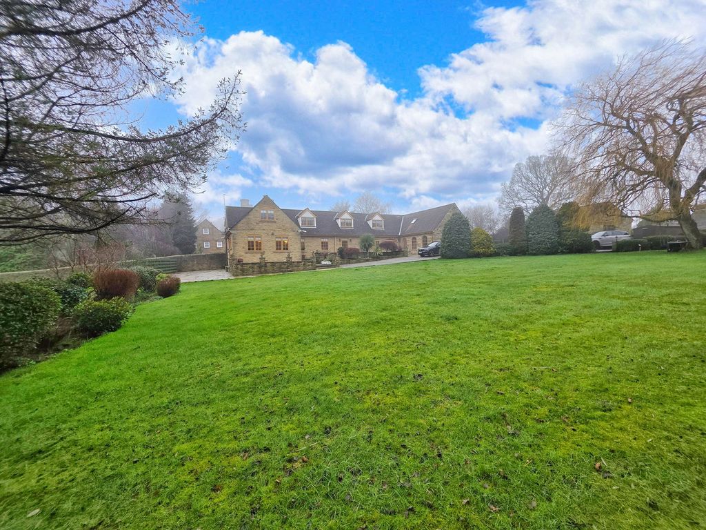 Property photo 1 of 40