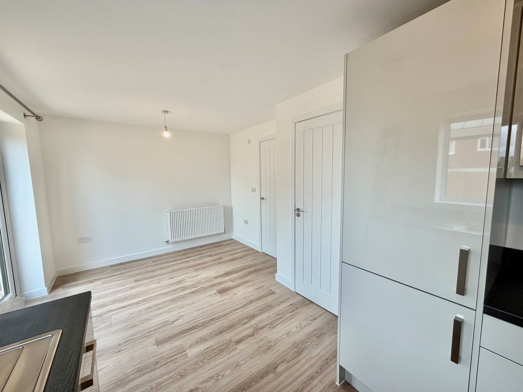 Property photo 3 of 14 Image