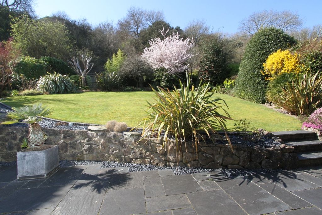 Additional image 4 of 4 bed detached house for saleLincoln Close, Eastbourne BN20