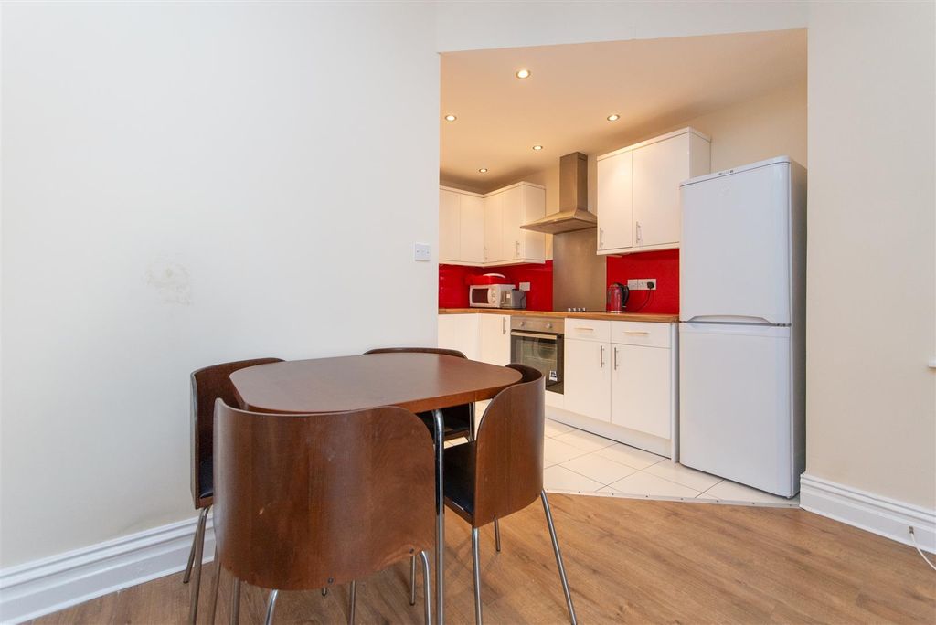 Additional image 15 of 6 bed flat for saleAmble Grove, Sandyford, Newcastle Upon Tyne NE2