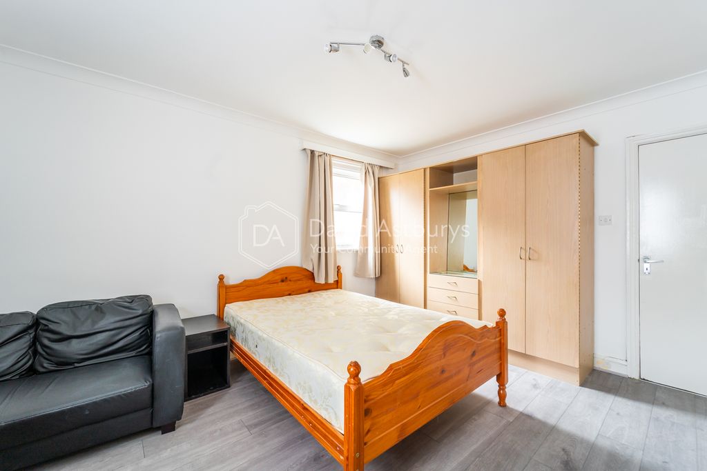 Property photo 2 of 6 Mba00095