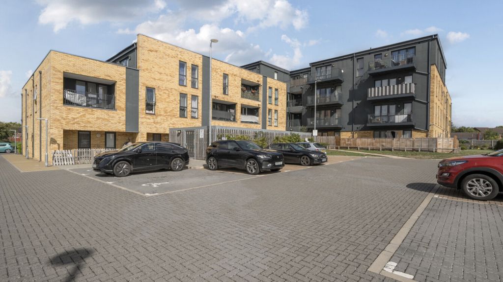 Property photo 1 of 9