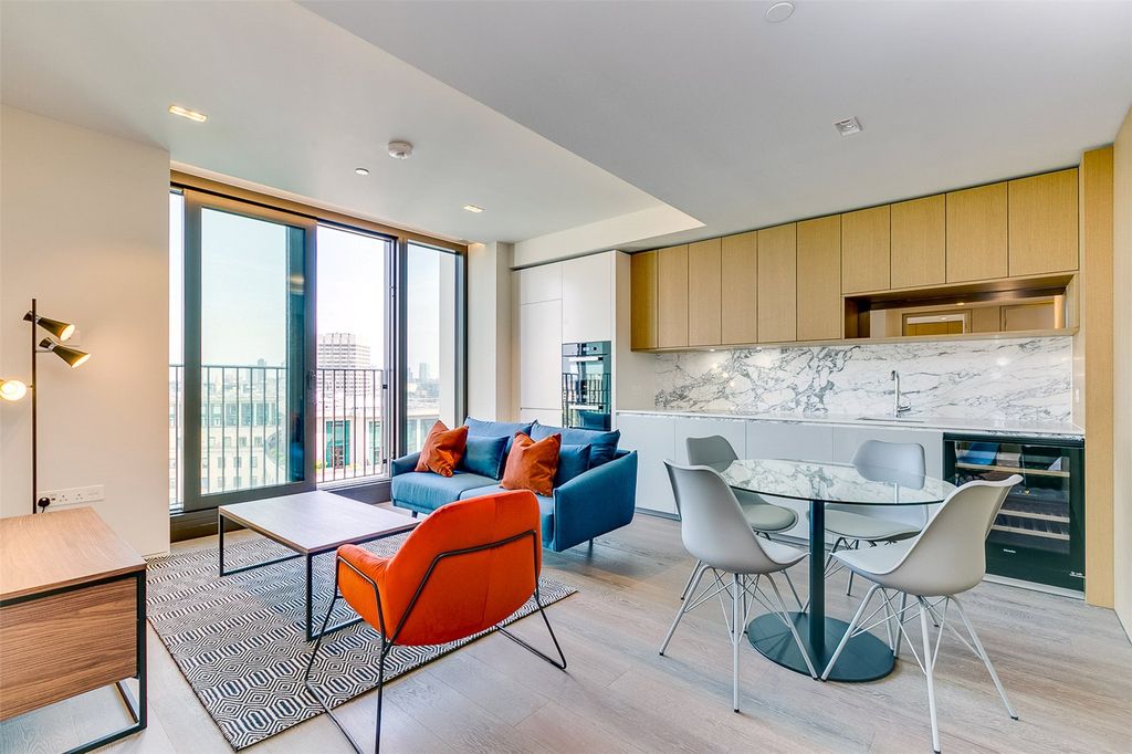 Property photo 1 of 12 Kitchen/Reception