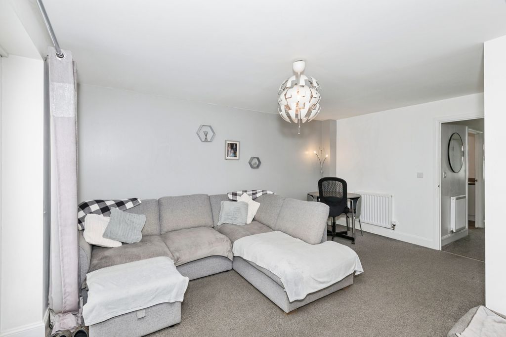 Property photo 2 of 17 Pbox-Img.Jpg