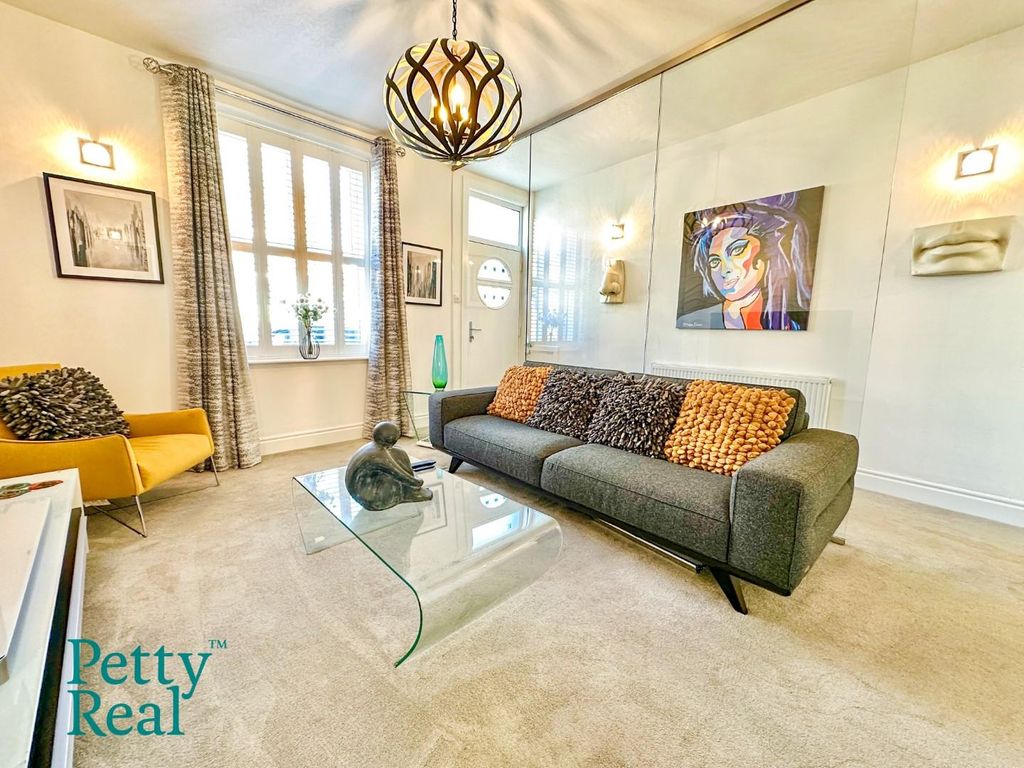 Property photo 2 of 16 9E4C750F-07E6-402D-8D37-91C29190Cacc.Jpeg