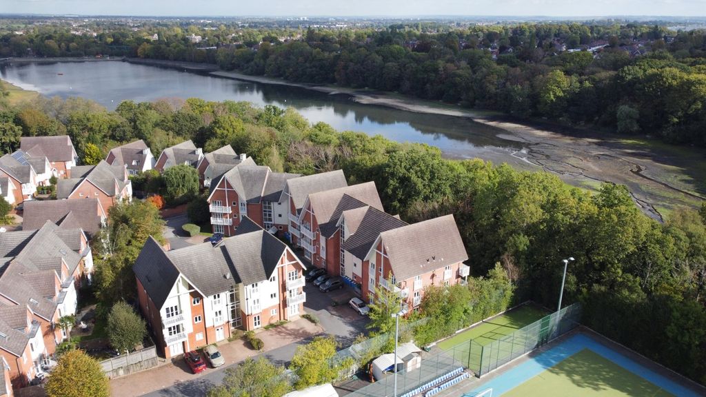 Property photo 2 of 19 Picture No. 17